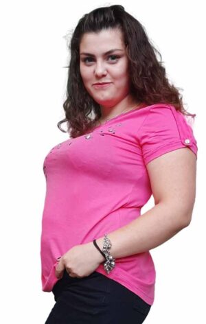 Remera algodón liviano estampada con charretera.