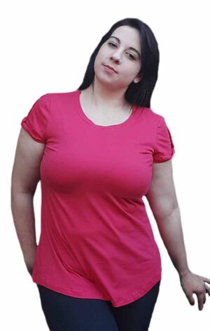 Remera con charretera de algodón liviano lisa.